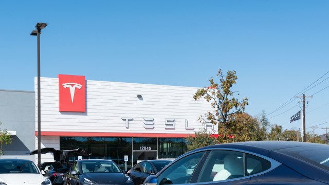 New Texas filings reveal Tesla has just 42 robotaxis nearly a year ...