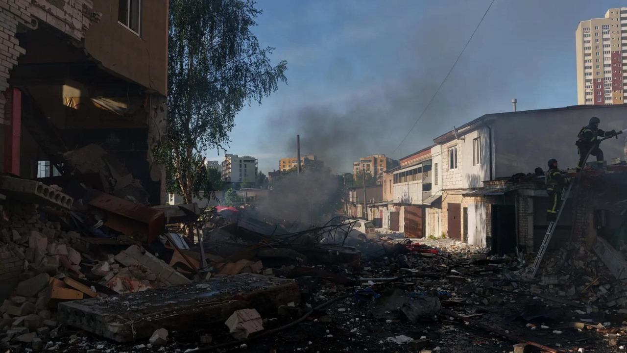 Watch: Four Russian missiles hit Kyiv in 60 seconds during devastating ...