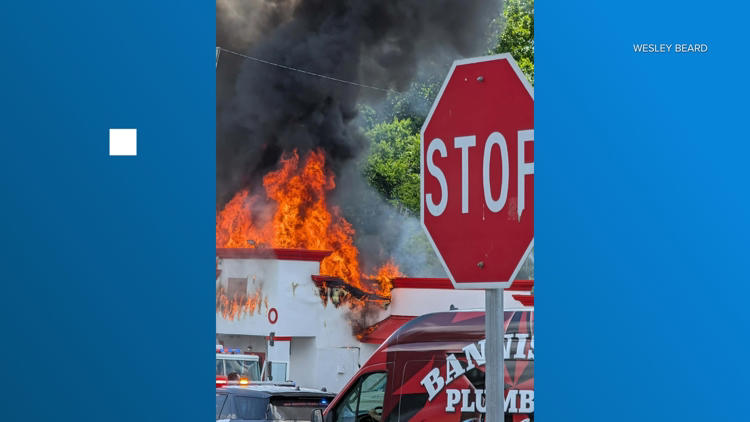 Crews battle fire at Sunoco gas station in Frankston