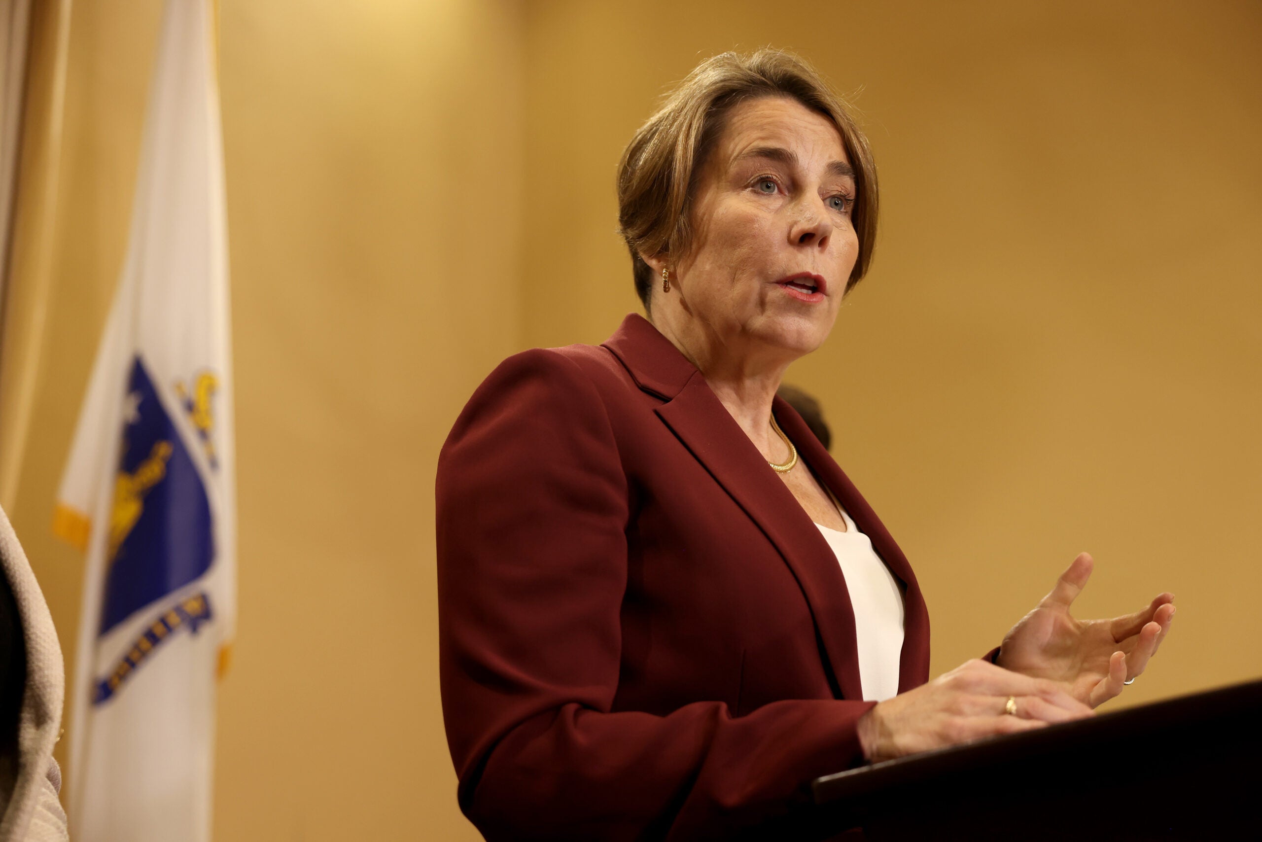Gov. Healey backs bill to keep Mass. bars open until 3 a.m. this summer