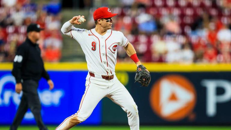 De La Cruz injury update prompts Reds roster move