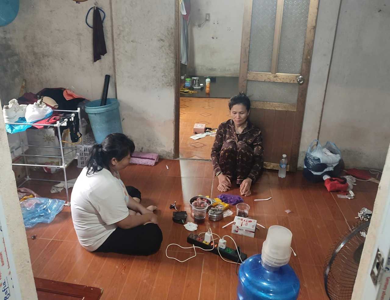 Bắt giữ 2 phụ nữ tàng trữ ma túy tại nhà trọ ở xã Văn Giang, Hưng Yên