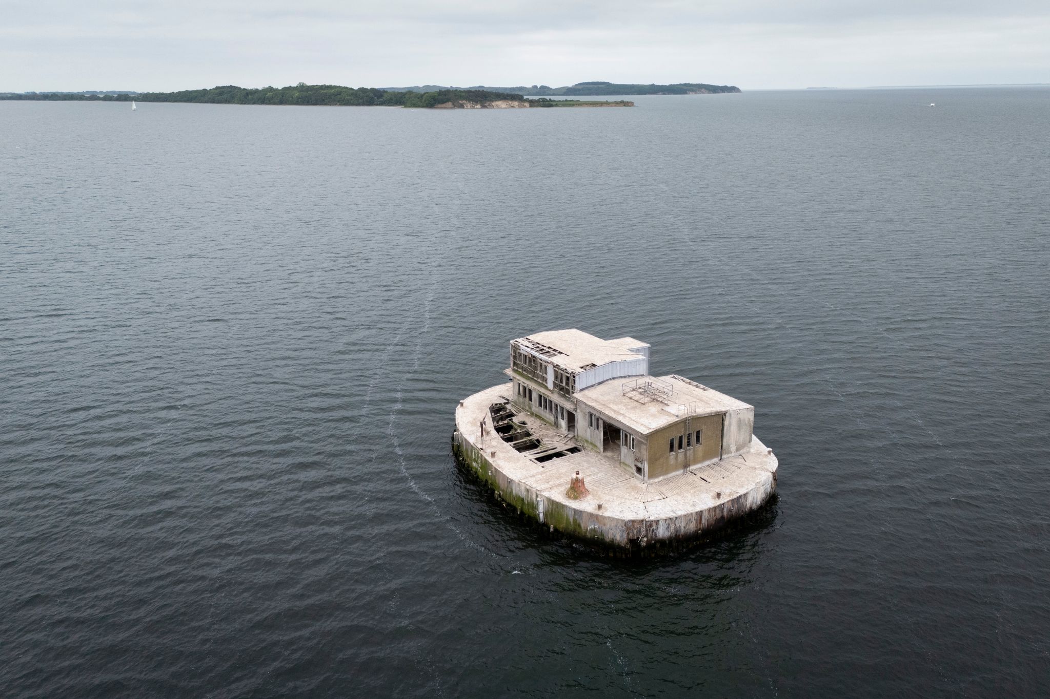 Mit Vogelkot und Rost: Mini-Insel vor Rügen wird versteigert