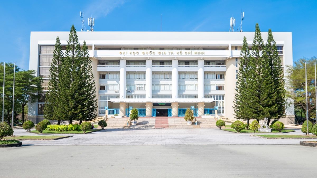 Đại học Quốc gia TPHCM bổ nhiệm, tái bổ nhiệm hiệu trưởng 6 trường thành viên