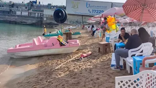 طقس حار على شواطئ الإسكندرية