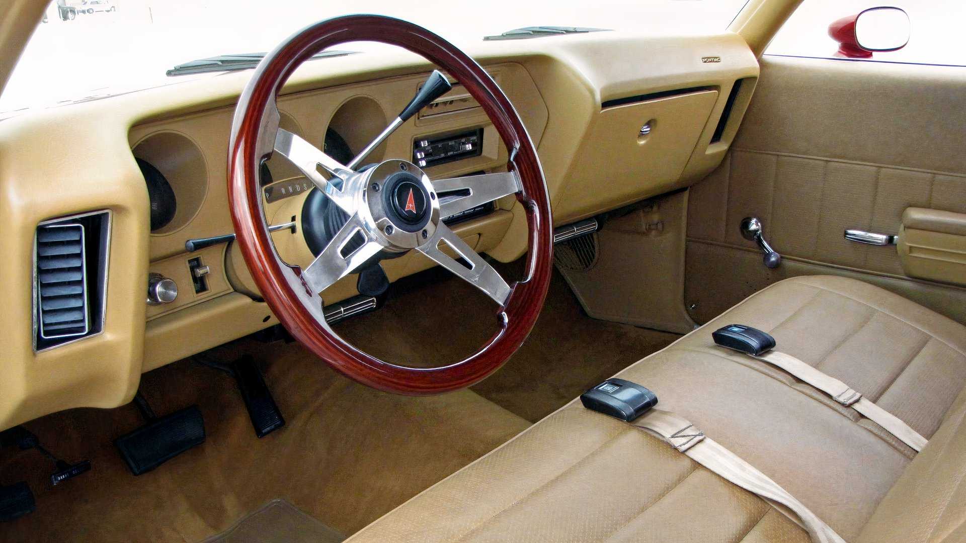 1971 Pontiac GT-37 interior