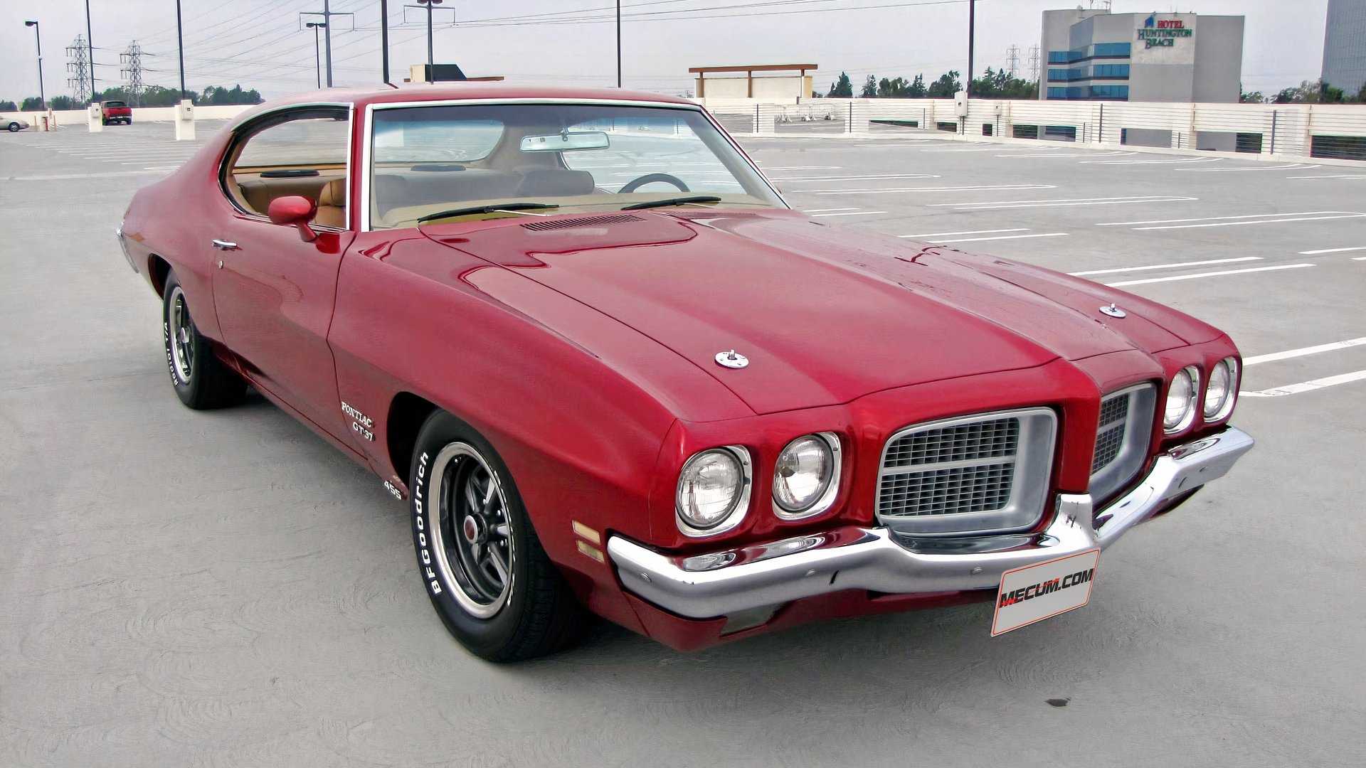 1971 Pontiac GT-37 front three-quarter