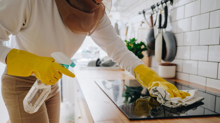 How to degrease your whole kitchen using a common household cleaning ...