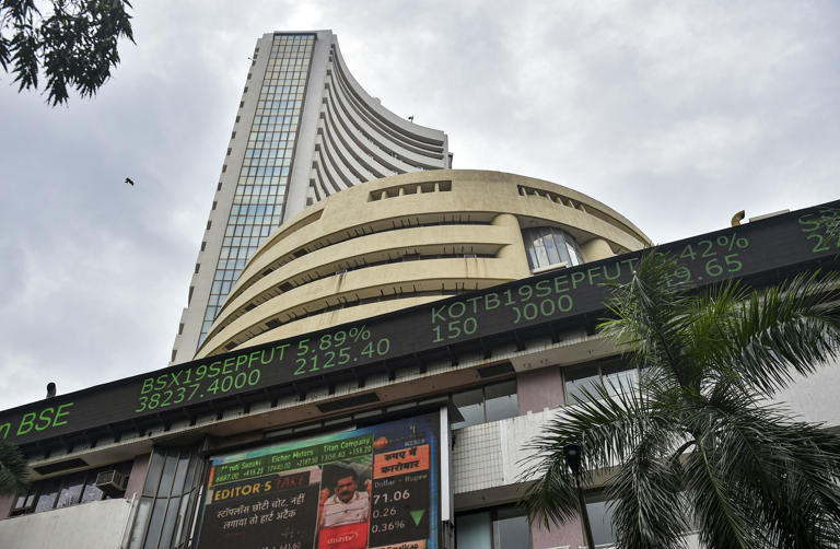 GIC offer for sale subscribed 3.72 times, institutional investors put ...