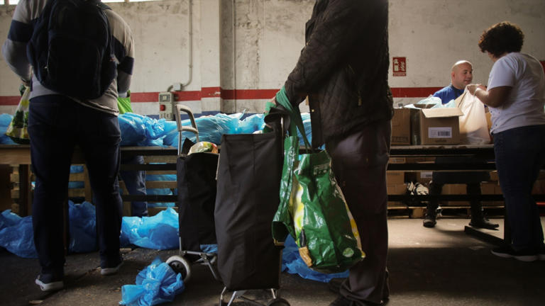 La reducción de la pobreza se estanca en España con 12,6 millones de ...