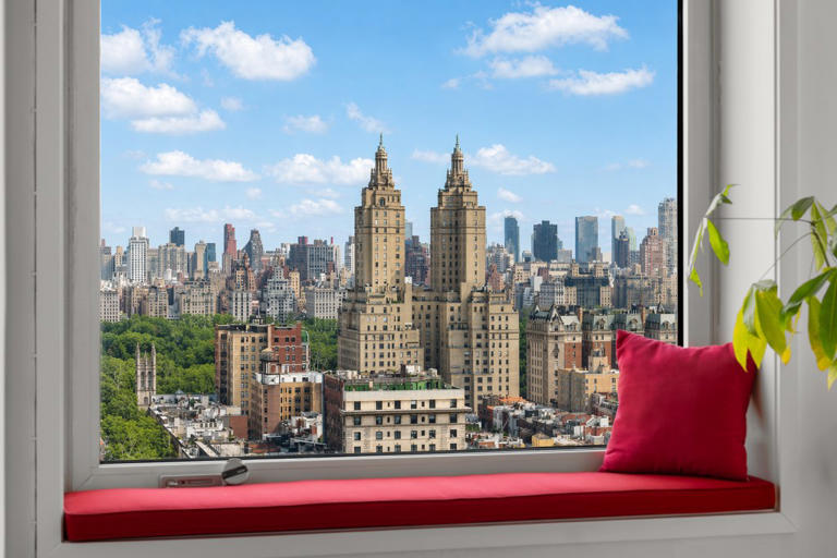 Rare Red Roofed Penthouse Villa Lists For 8 25M With Photo Inspiration