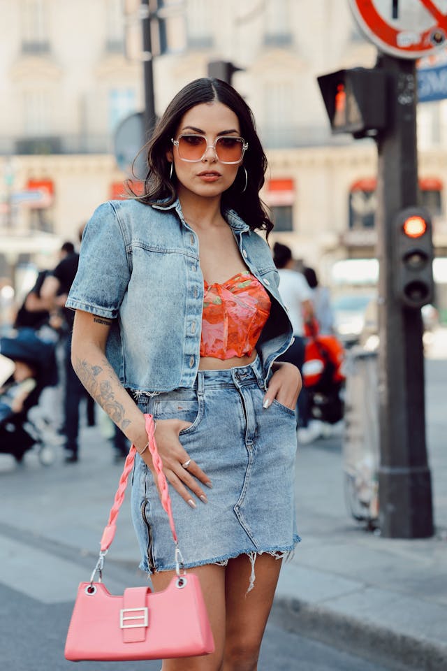 Tips styling rok jeans yang modis