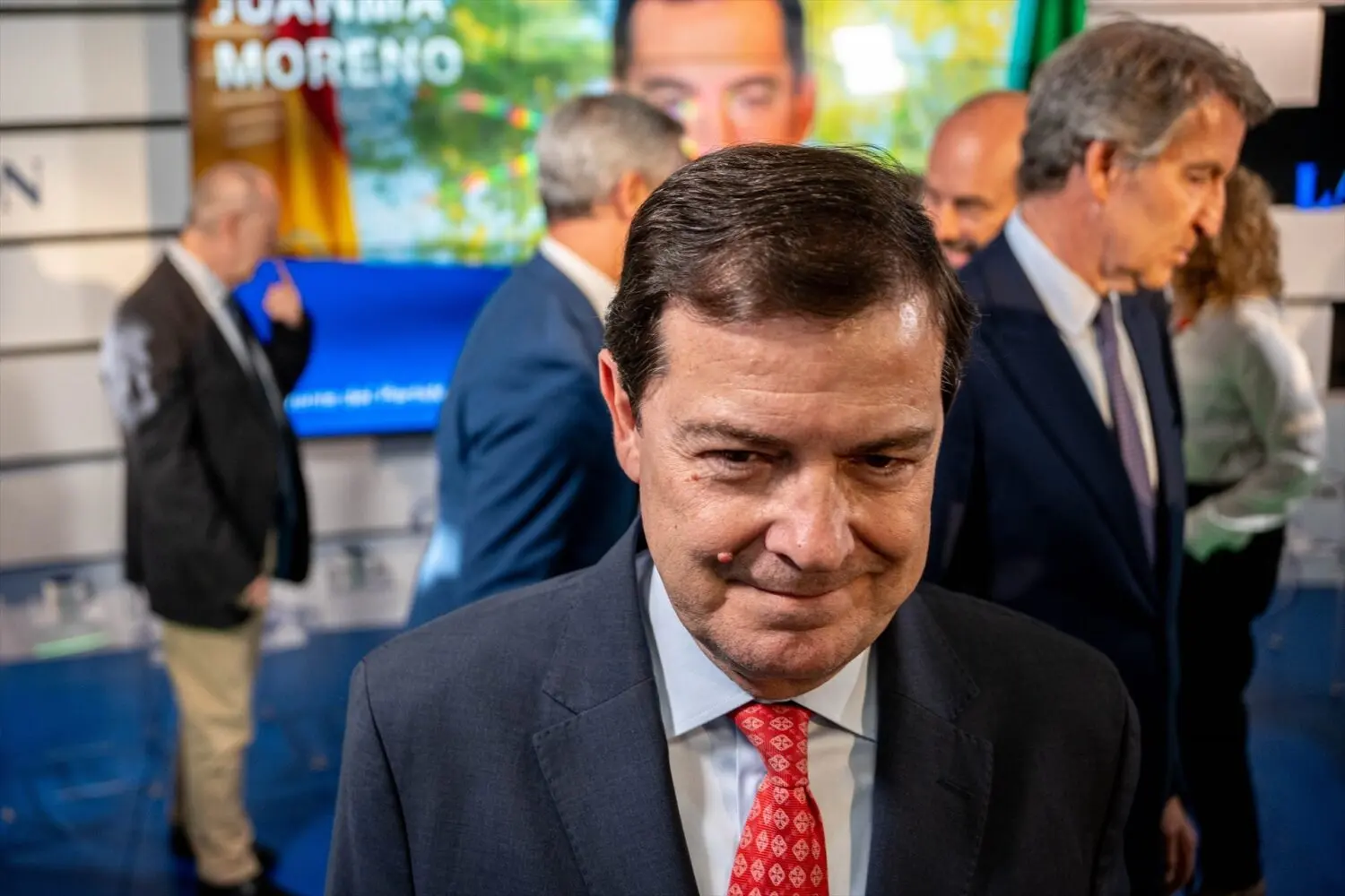 El pacto PP-Vox en Castilla y León: 324 medidas que marcan la hoja de ...