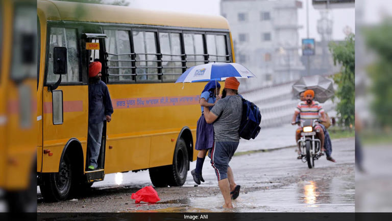Maharashtra school bus operators announce 15 per cent fare hike from ...