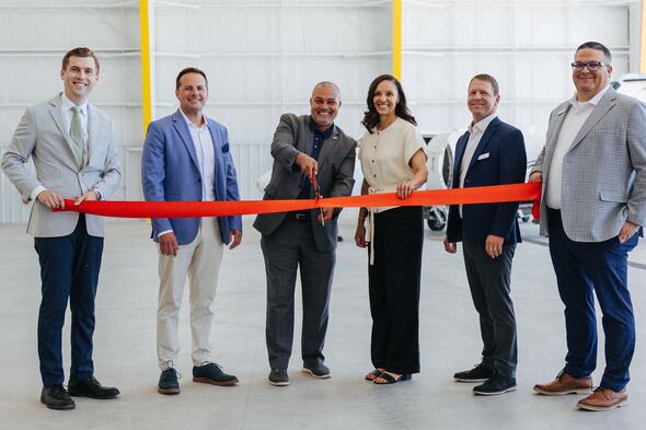 Ribbon cutting held for KDET’s new Avflight FBO complex