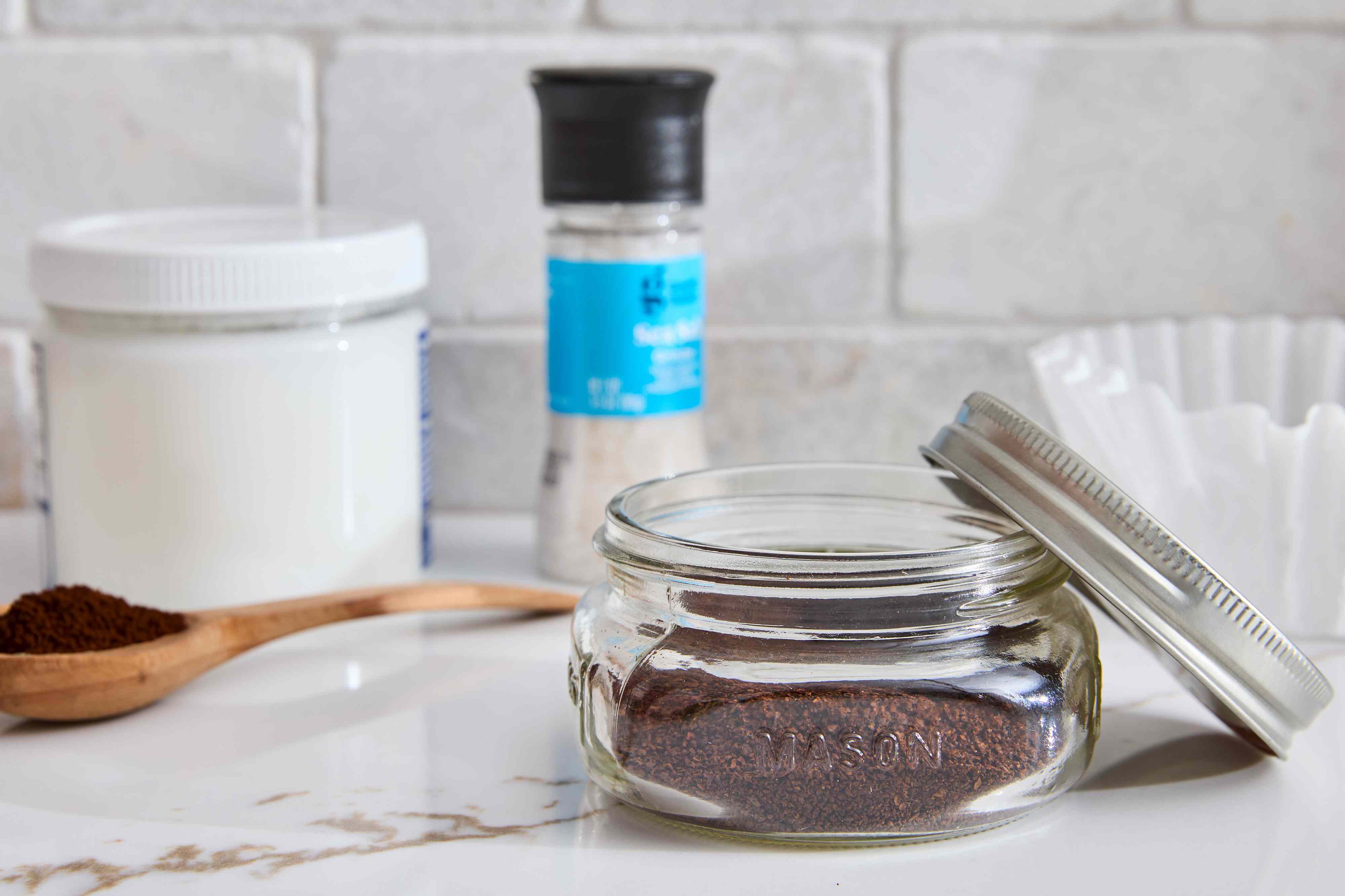Do coffee grounds kill indoor ants? A pest control pro spills the beans ...