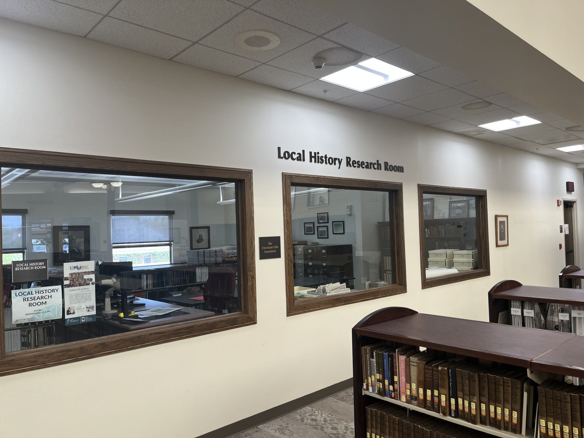 Peter White Public Library hosts tech coaching for seniors