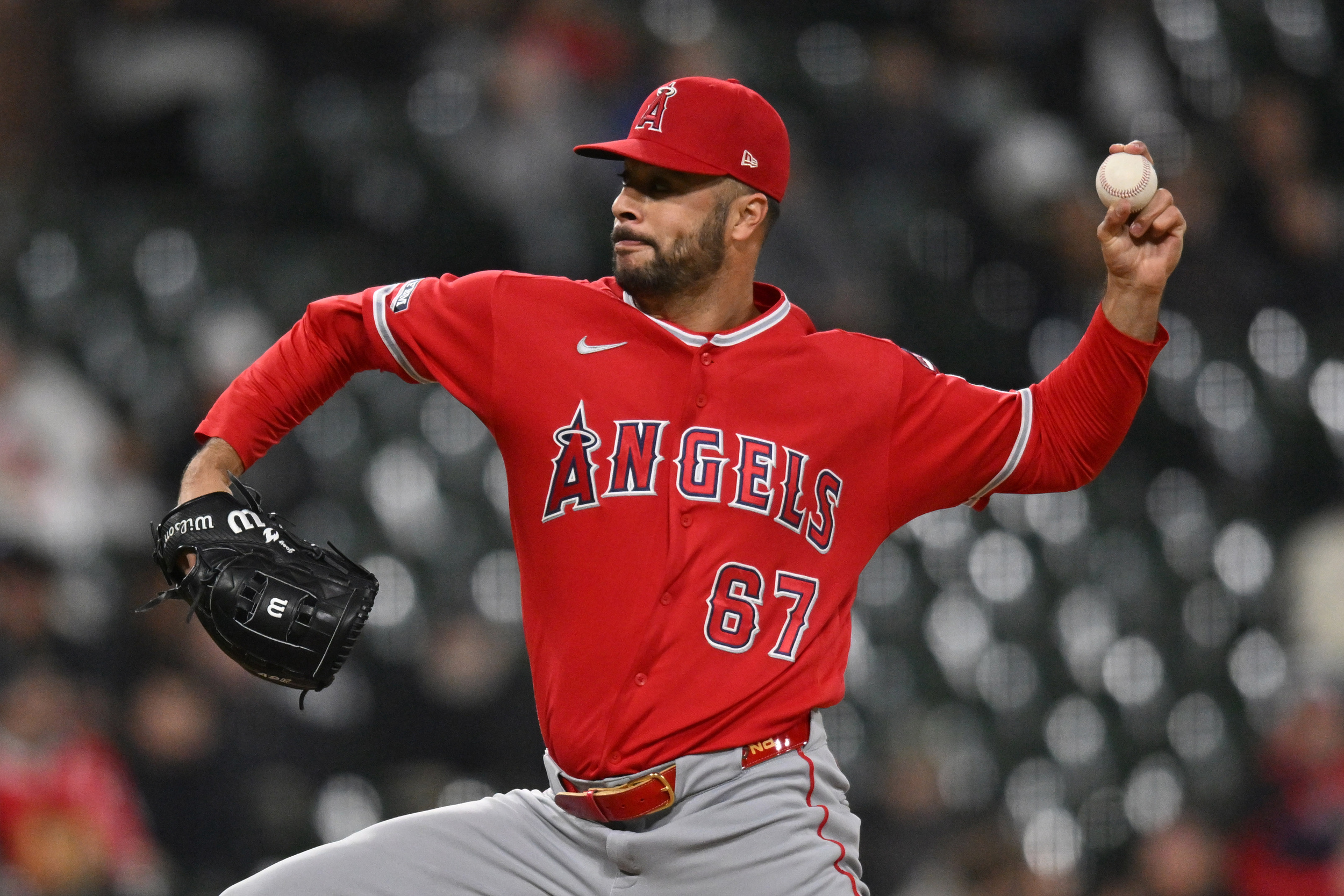Angels re-sign Joey Lucchesi on minor league deal