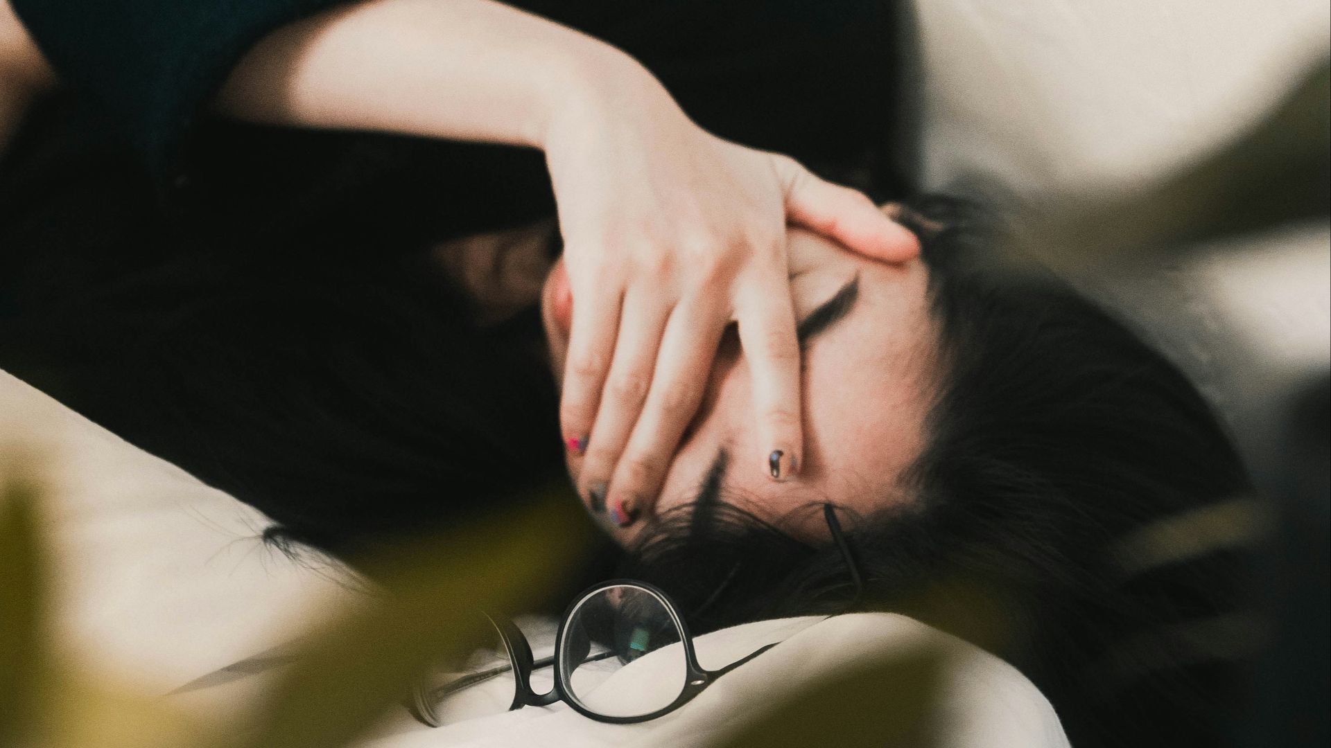 10 signs you may need more vitamin B12 & 10 foods that can help