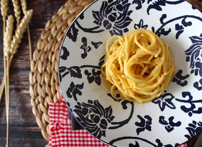 Pumpkin and ricotta sauce, perfect for serving pasta or filling ravioli!