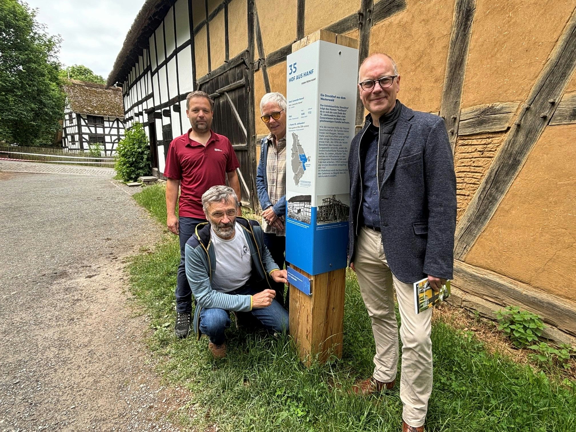 Freilichtmuseum: Neue Stele informiert über das Haus aus Hanf in ...