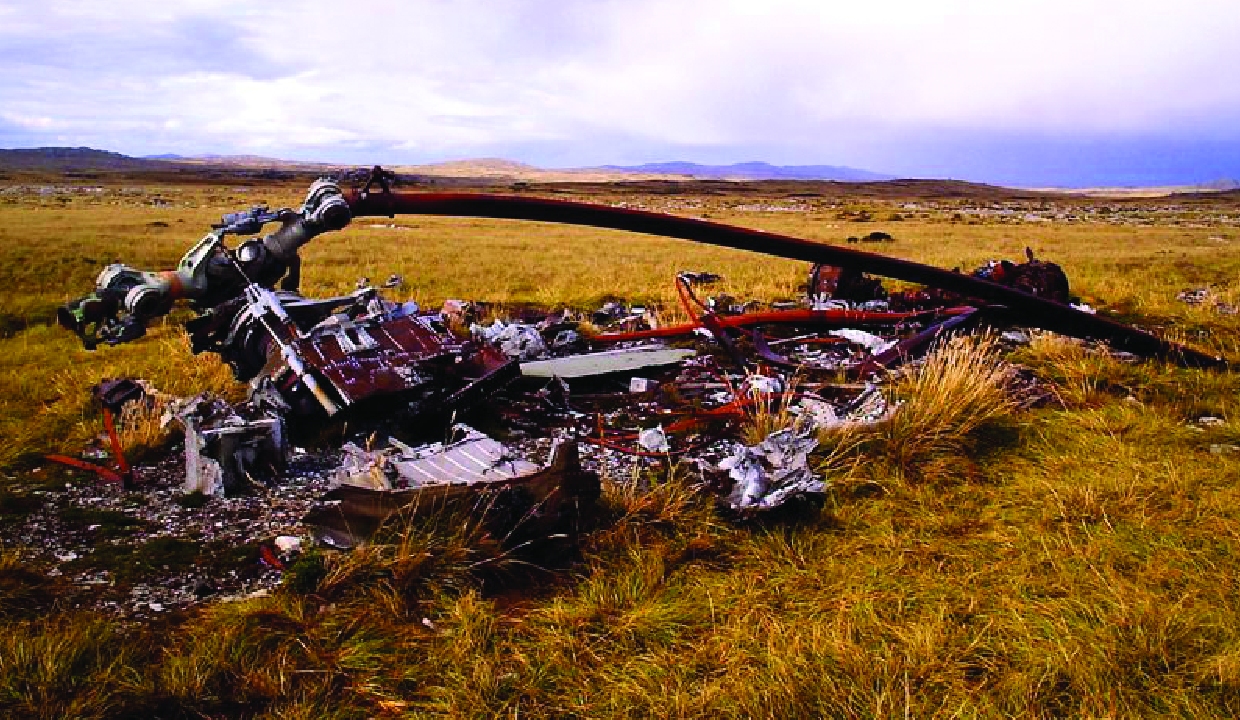 3-dead-in-helicopter-crash-during-training-exercise-says-uk-navy