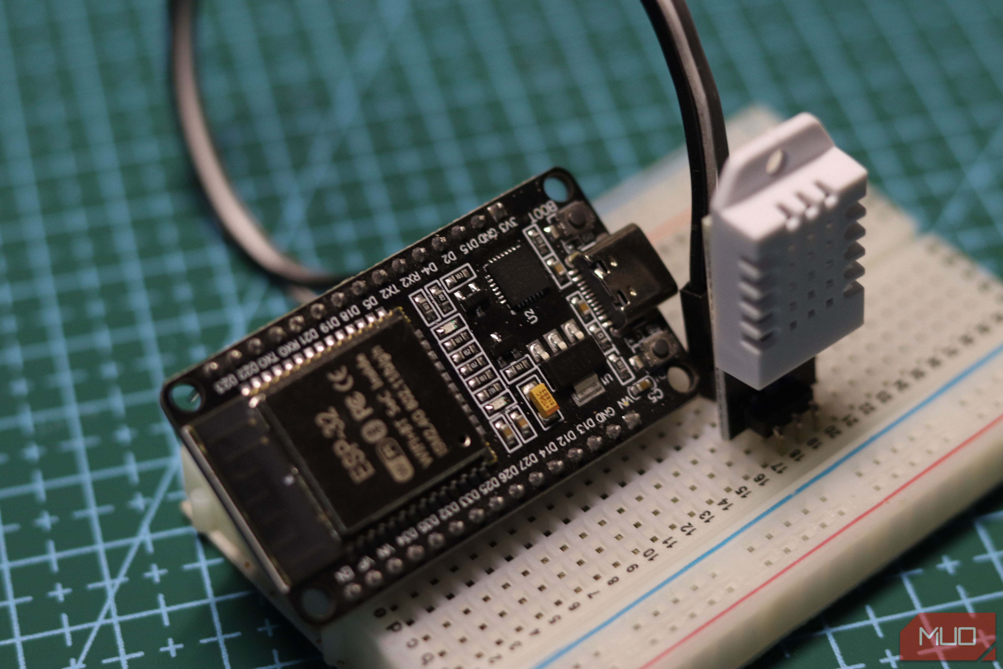 I built a $4 temperature sensor that works with every smart home app
