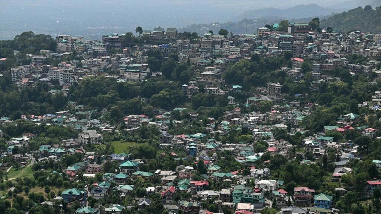 Vue de Dharamshala, dans l'État indien de l'Himachal Pradesh, après une pluie, le 7 juin 2020. Cette région du nord de l'Inde figure parmi les destinations privilégiées des ex-soldats israéliens.