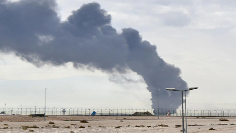 Iran strikes US military bases in Bahrain, Kuwait after fresh American ...