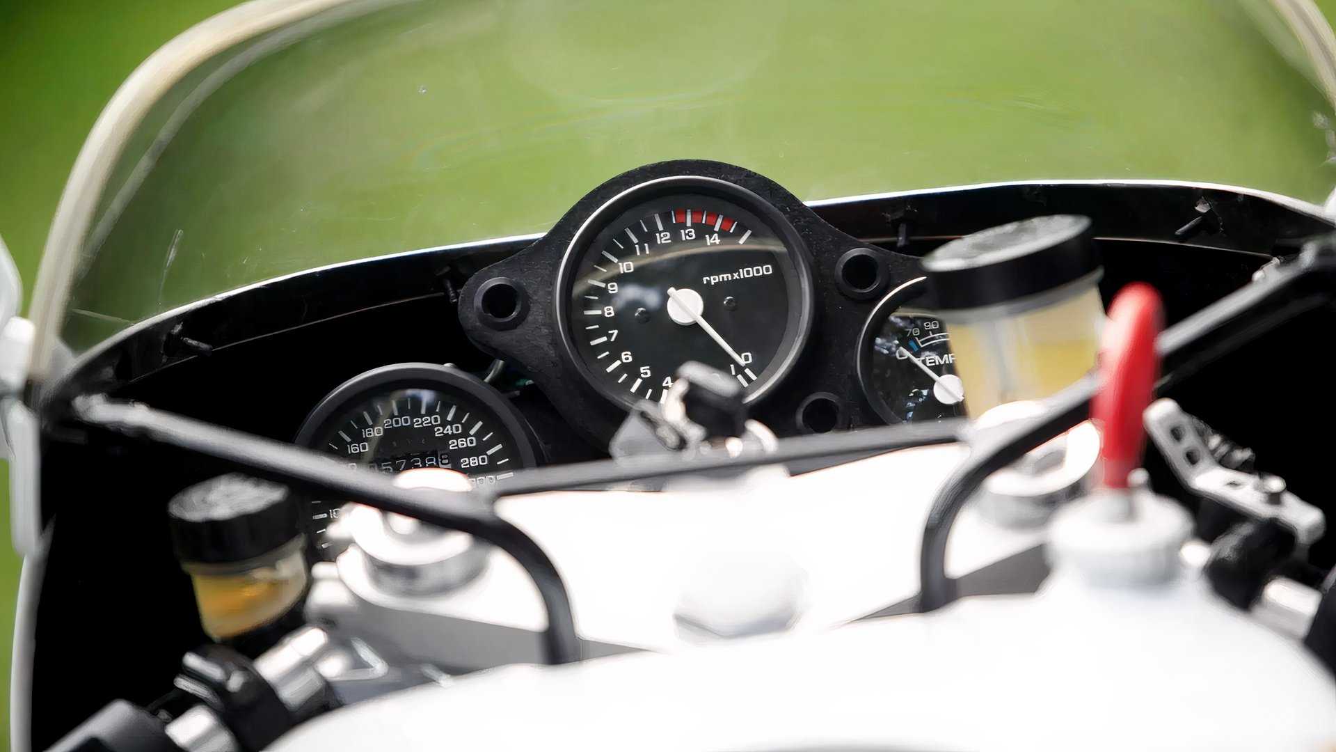 1988 Honda VFR750R RC30