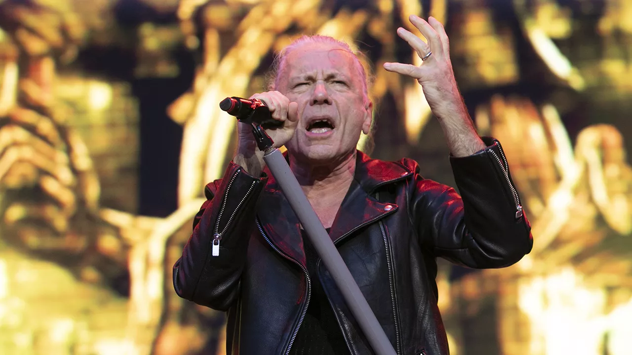 Iron Maiden Sänger Bruce Dickinson warnt vor Stimmverlust