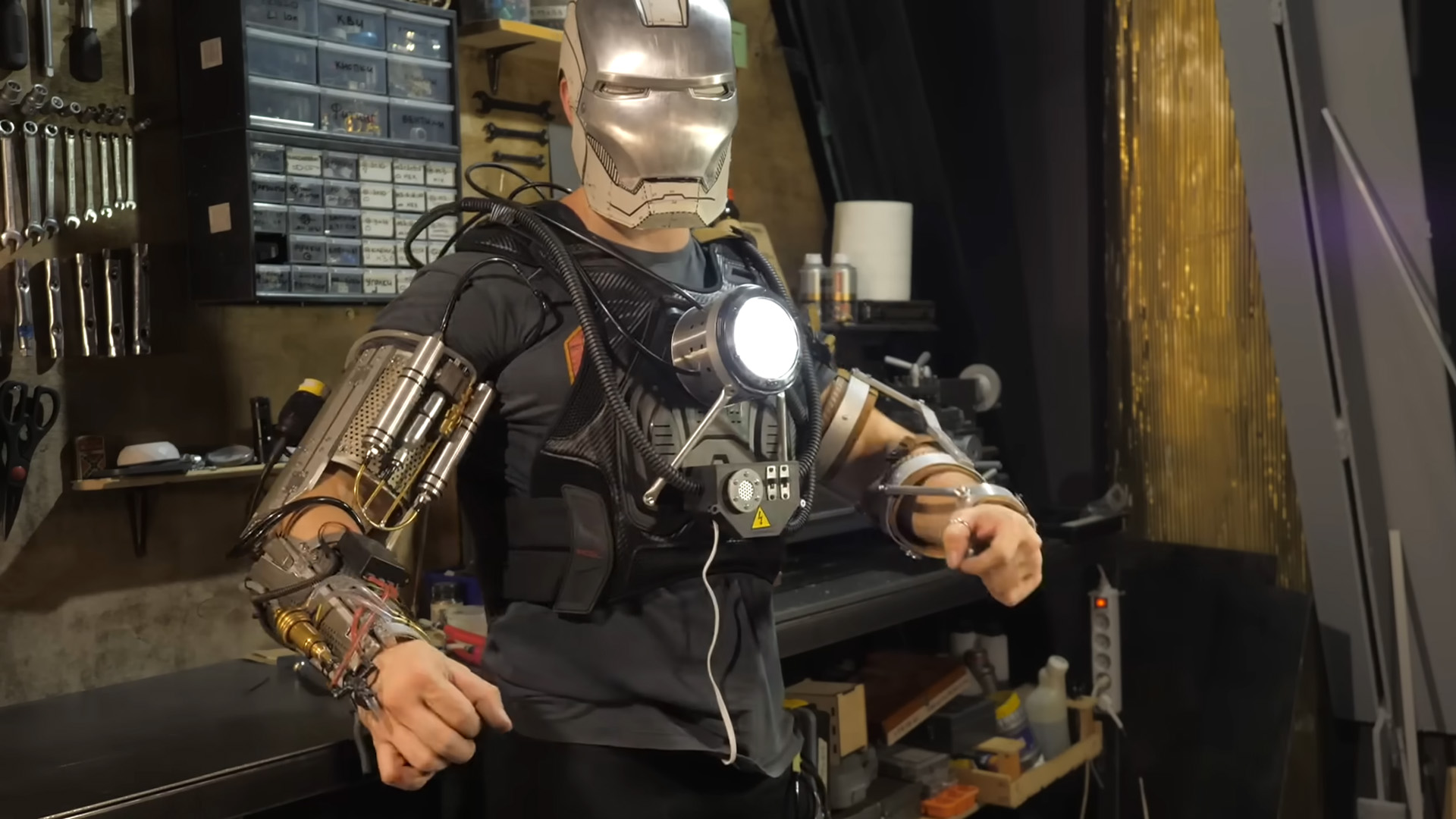 Building a real functional Iron Man exoskeleton suit