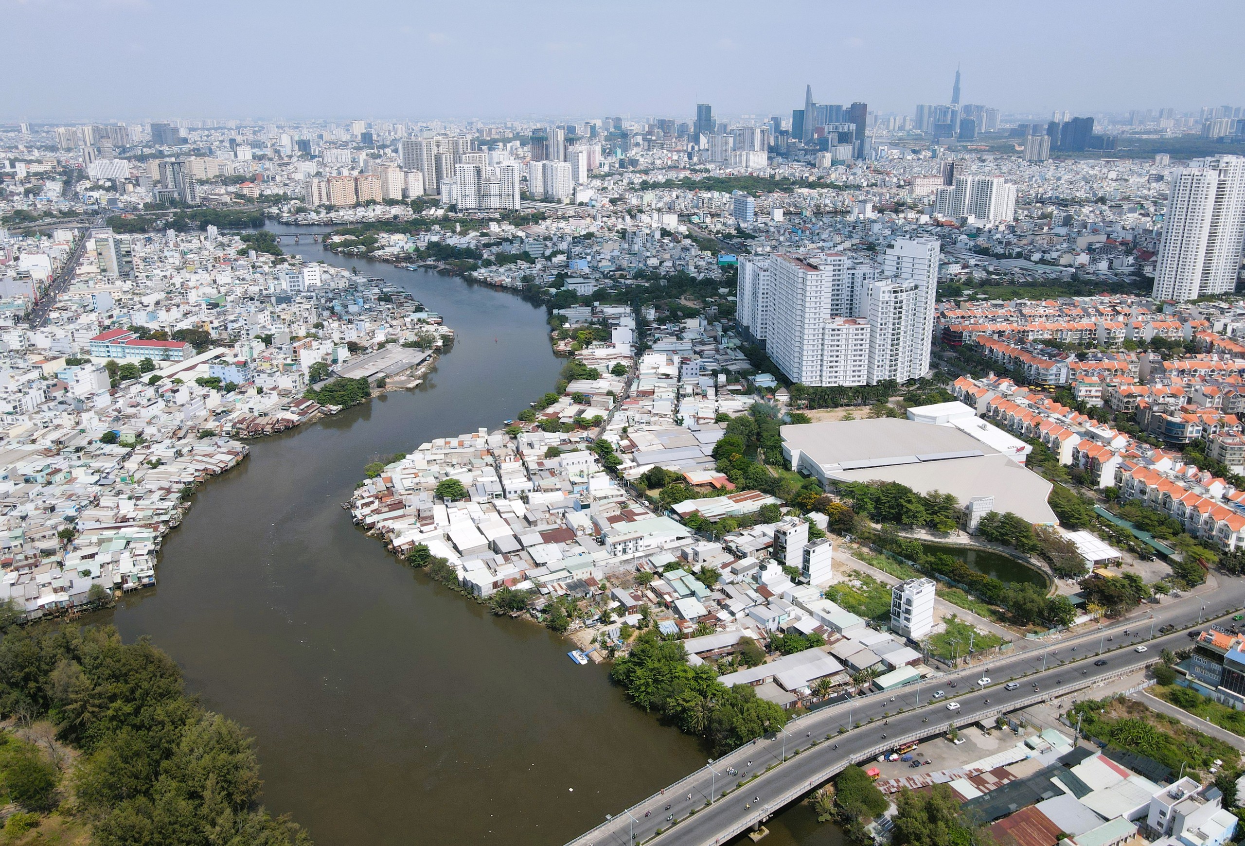 TP.HCM cắm mốc 515km bờ sông, tạo quỹ đất làm công viên, đường sá