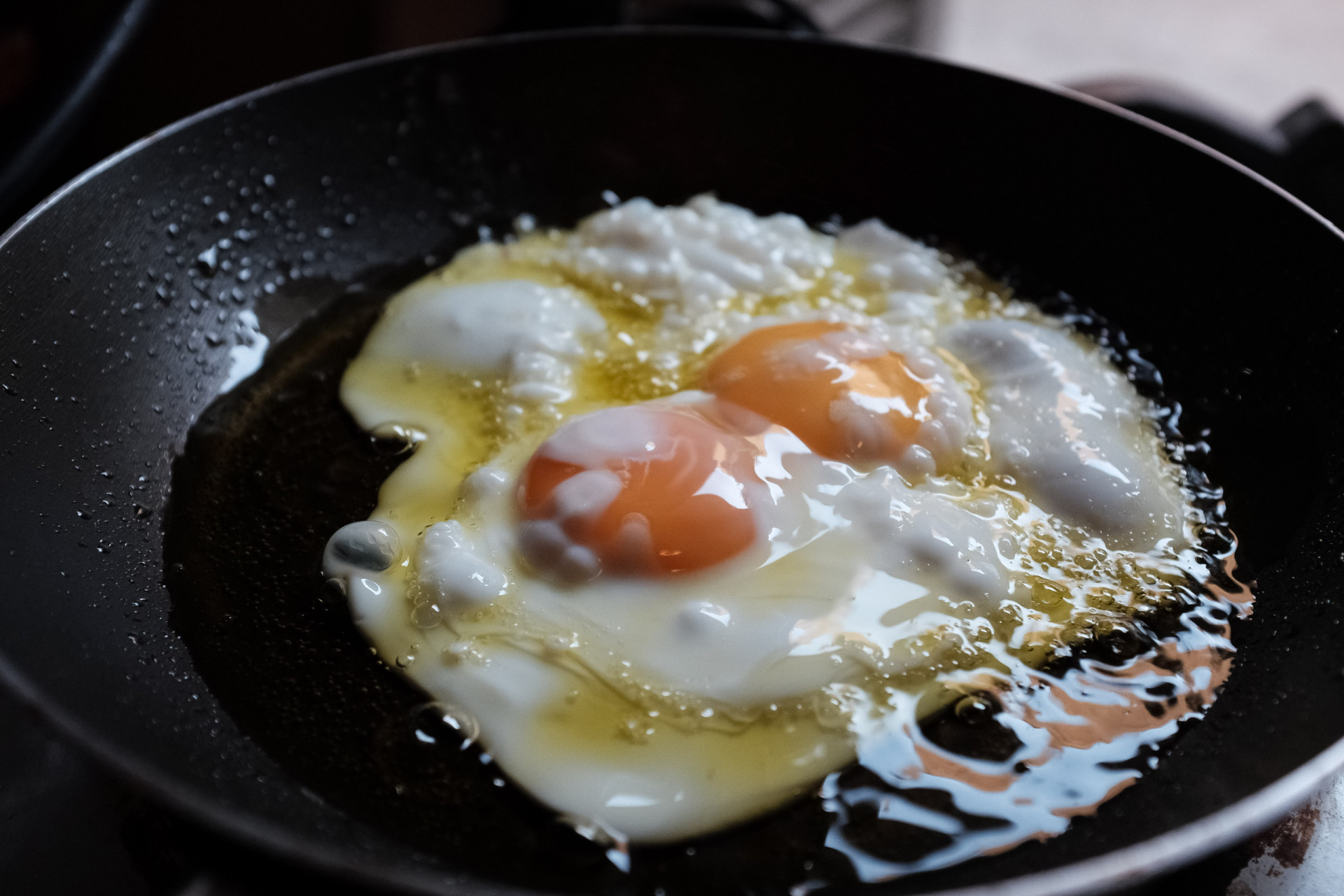 The true benefits and drawbacks of eating eggs
