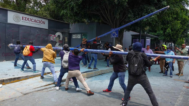 Marcha y bloqueos CNTE hoy 4 de junio en CDMX en vivo | Brugada asegura ...