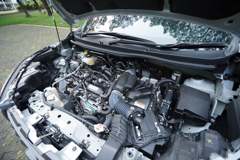 Toyota Veloz Hybrid memadukan mesin bakar dan motor listrik Rizky A./GridOto.com