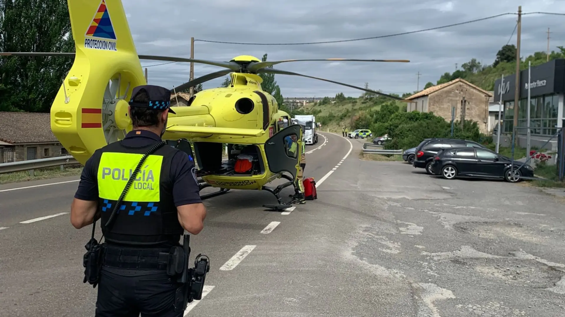 Herido grave un trabajador al caer desde el tejado de una nave en Jaca