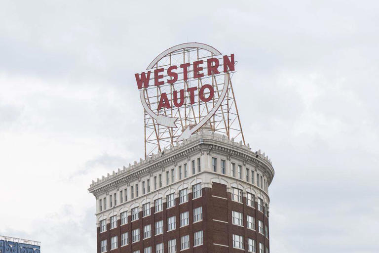 Kansas City strikes deal to relight historic Western Auto sign. Will it ...