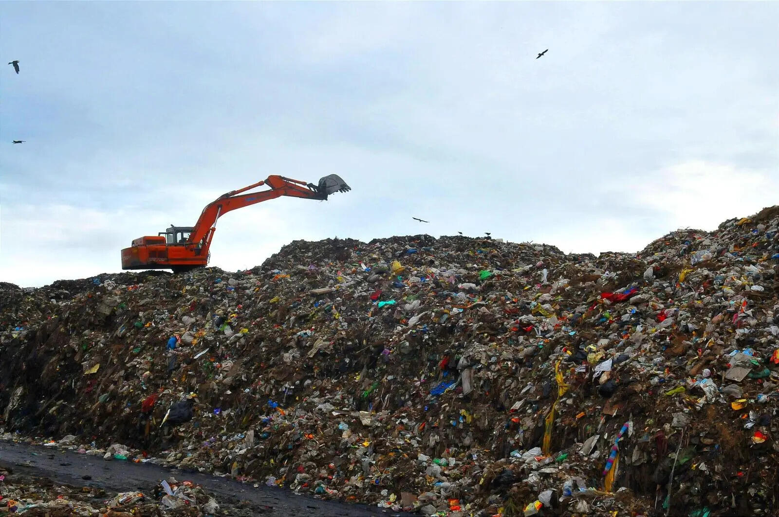 Phursungi residents demand halt on open dumping of waste at local depot ...