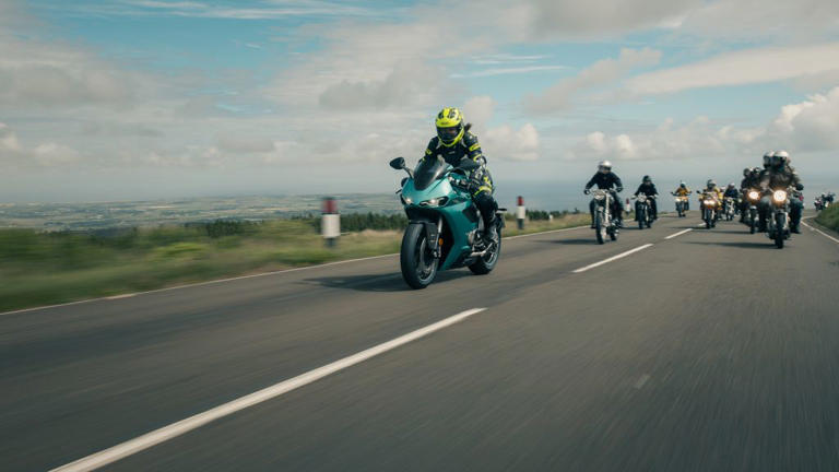 Norton Motorcycles’ TT heritage celebrated with all-female legacy lap ...