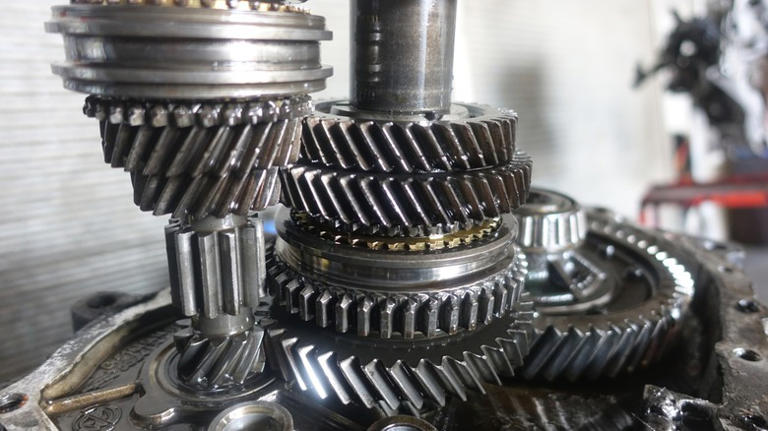 4 things that can cause a grinding noise when shifting gears