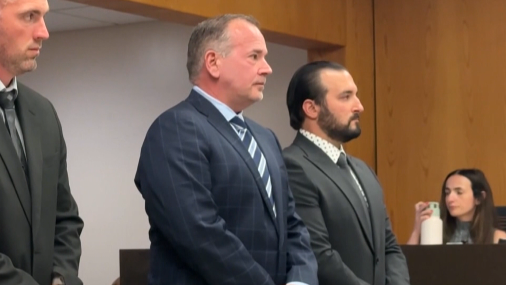 Trial continues for former Warren police officer charged in deadly crash