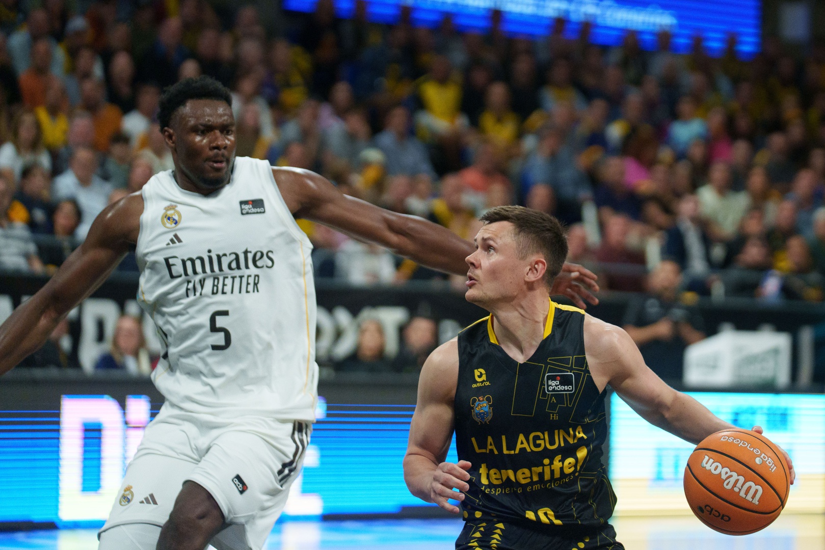 El Real Madrid impone su autoridad en Tenerife y fuerza el tercer partido