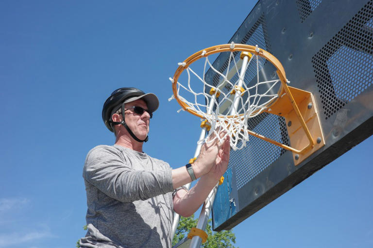 Queens apostle of the ‘swoosh’ restores netless rims in city parks