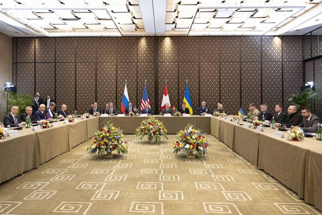 Xung đột Ukraine: Nga khẳng định sẵn sàng ký thỏa thuận hòa bình, nói đối thoại với Mỹ rơi vào 'vòng luẩn quẩn'