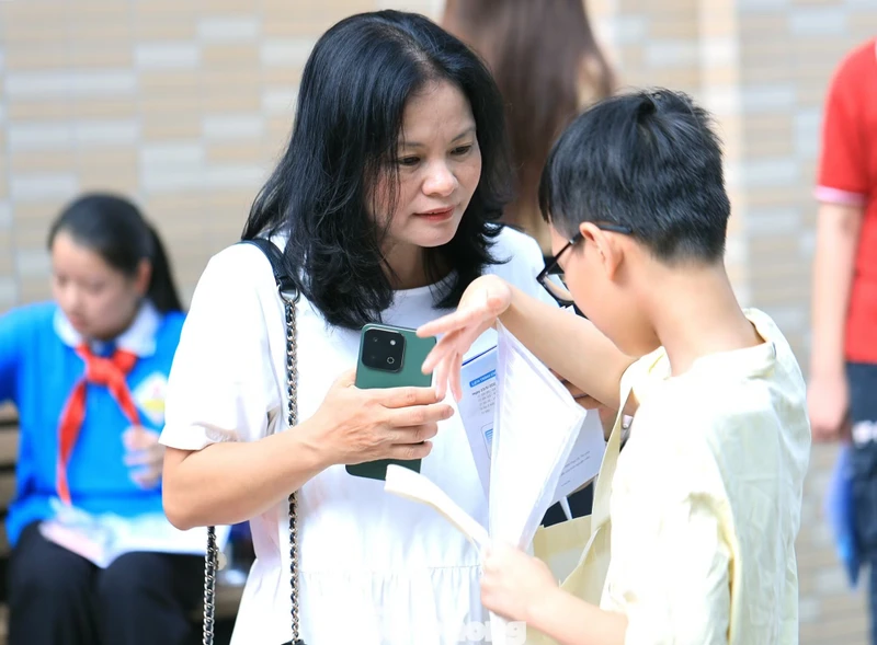 Thí sinh đăng ký dự thi vòng chung kết quốc tế AIMO