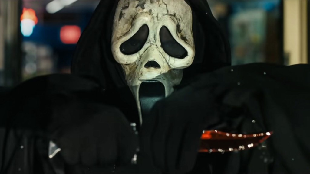 You just can't miss Scary Movie 6's post-credits scenes