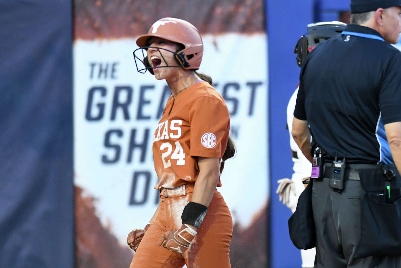 Texas beats Texas Tech to claim back-to-back softball championships