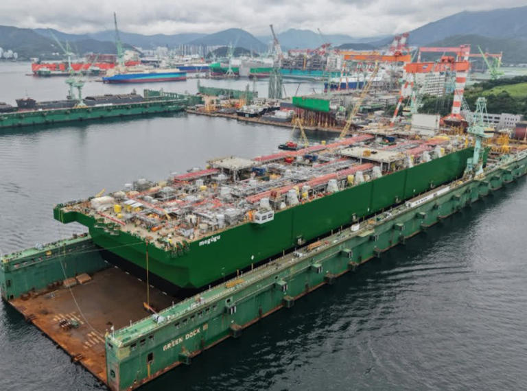 삼성중공업, 캐나다 '시더 FLNG' 진수…세계 최초 3기 동시 건조