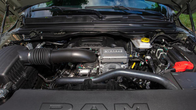 Ram 1500 turbo six vs Ram 1500 Hemi V8: Which is right for you?